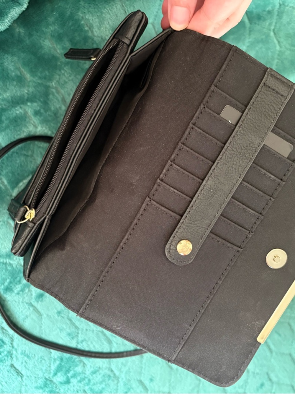 Black Crossbody Wallet Bag | Sleek Minimalist Shoulder Purse | Multi-Compartment - Picture 5 of 7